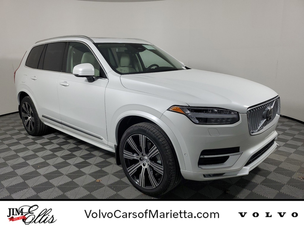 2025 Volvo XC90 Plus's photo