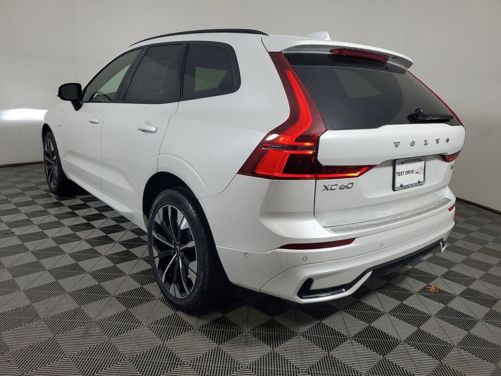 New 2026 Volvo XC60 plug-in hybrid T8 Plus SUV