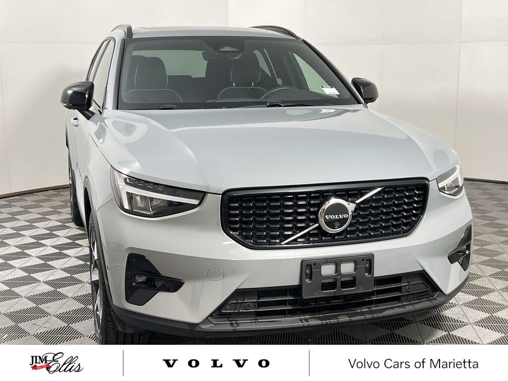 Used 2025 Volvo XC40 B5 Plus Dark Theme SUV