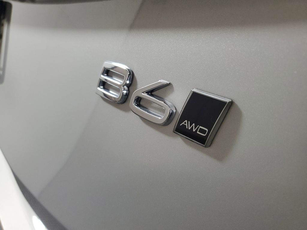 2025 Volvo XC90 Core - Photo 9