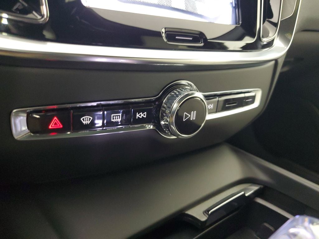 2026 Volvo V60 Cross Country Ultra - Photo 30