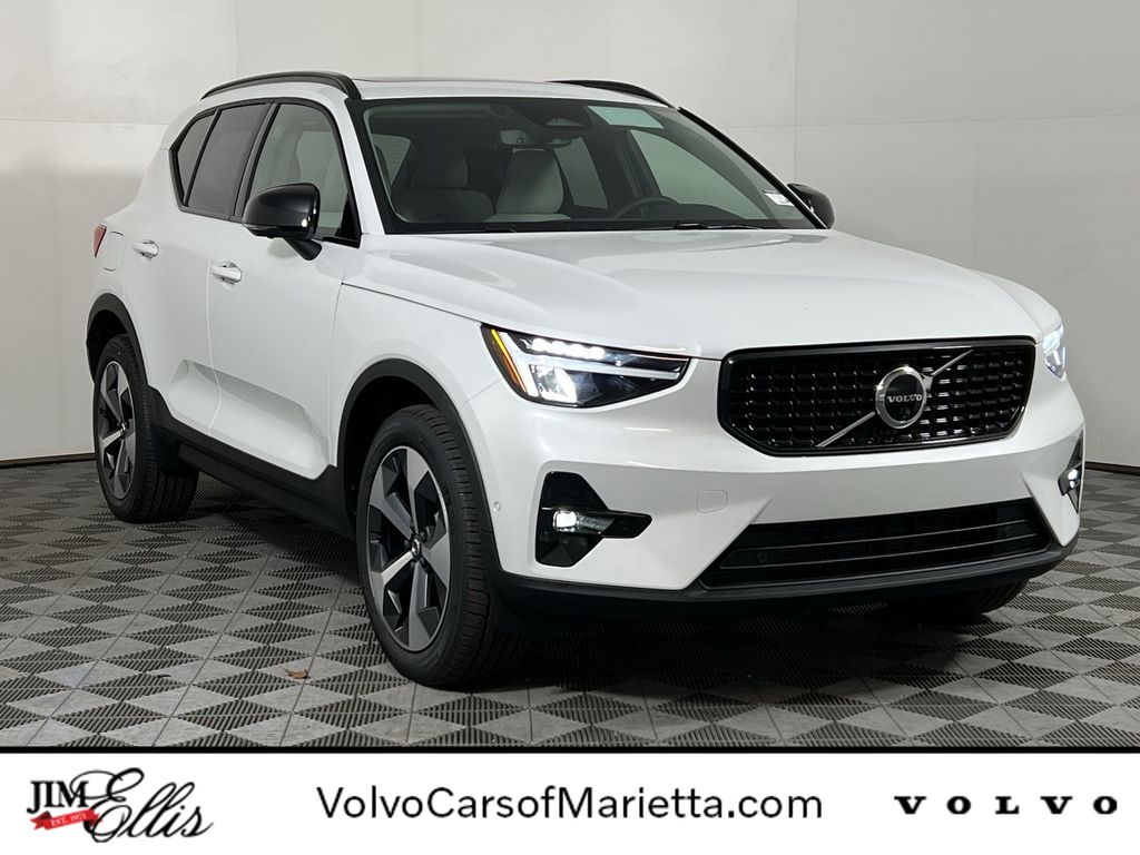 2026 Volvo XC40 Plus's photo