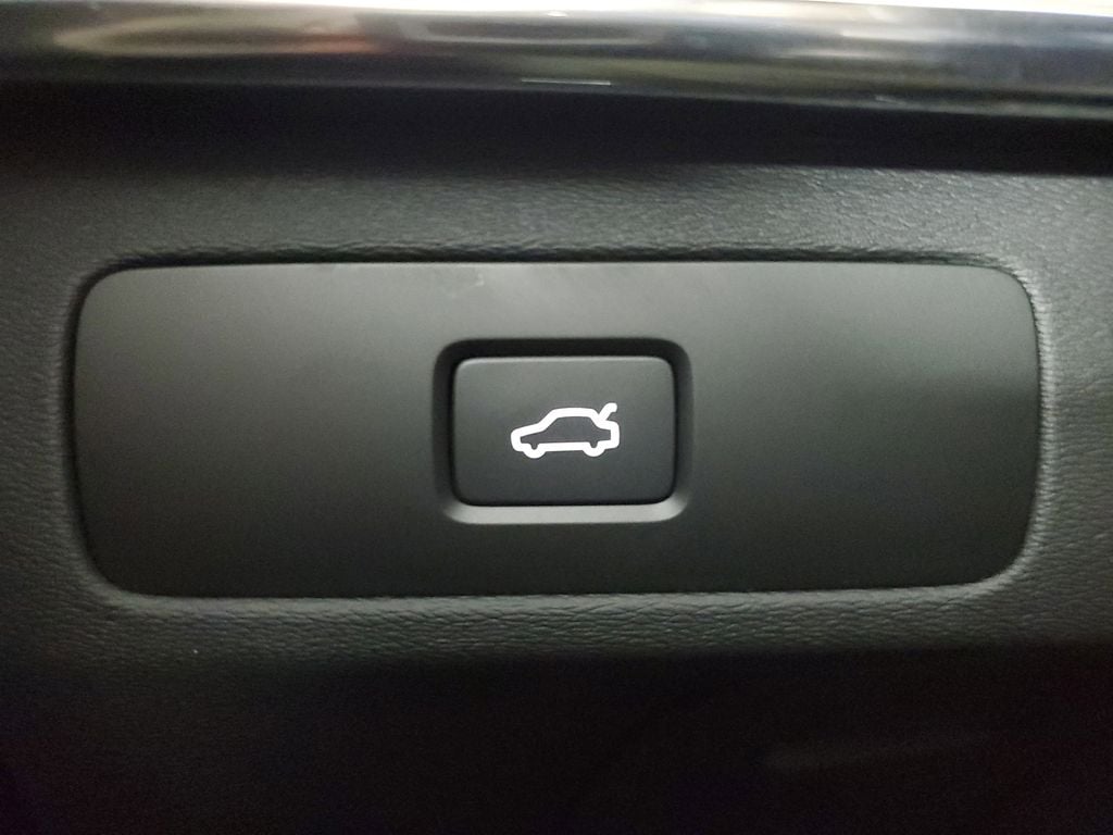 2026 Volvo XC90 Plus - Photo 35