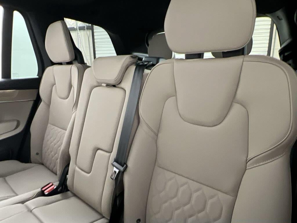 2026 Volvo XC90 Plus - Photo 23