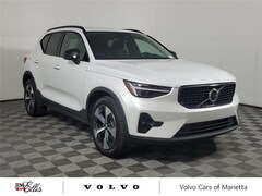 2026 Volvo XC40 B5 Plus SUV