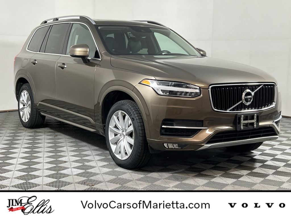 2017 Volvo XC90 Momentum