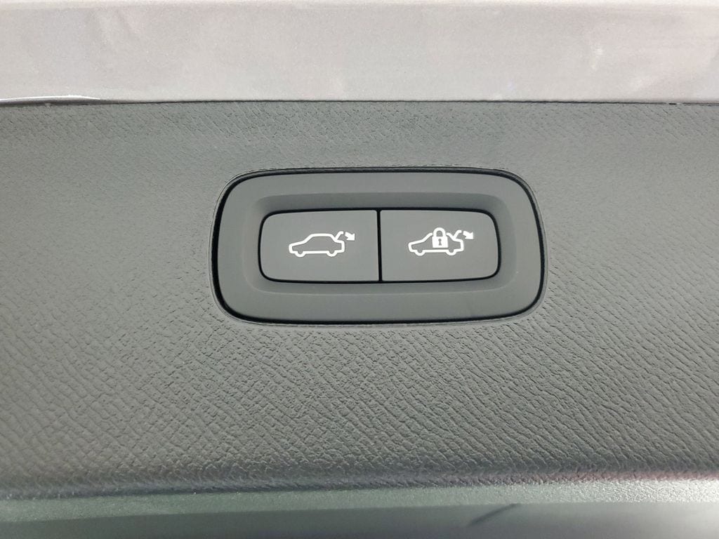 2026 Volvo XC90 Plus - Photo 10