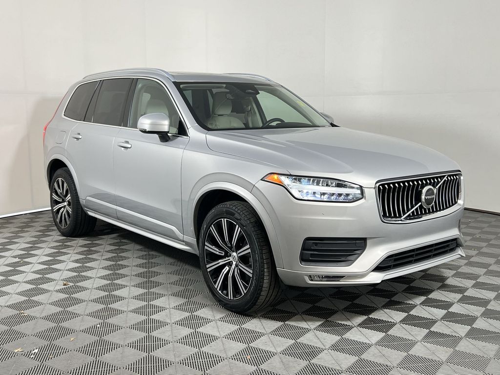 2023 Volvo XC90 B5 AWD Core photo 2