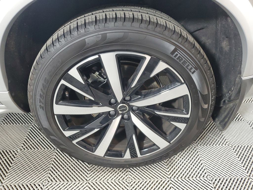 2025 Volvo XC90 Core - Photo 13
