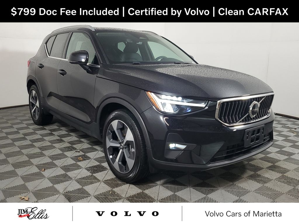 2023 Volvo XC40 B5 Plus Bright Theme AWD