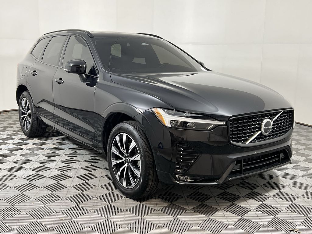 2025 Volvo XC60 B5 Plus photo 2