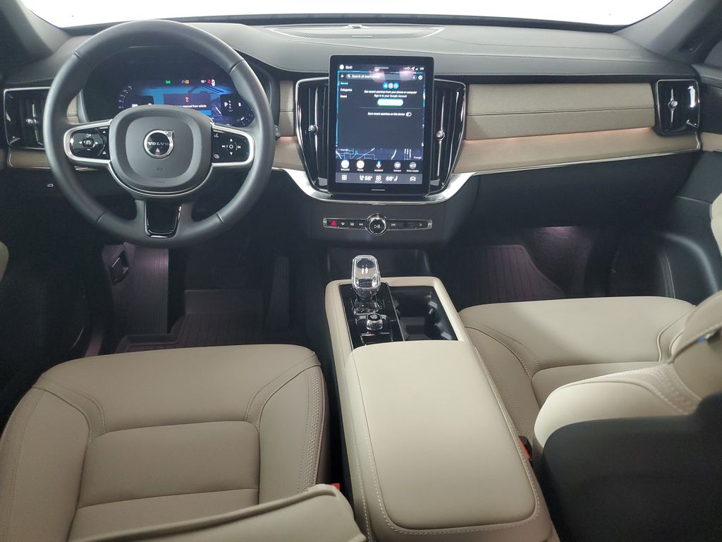 2026 Volvo XC90 Plus - Photo 17