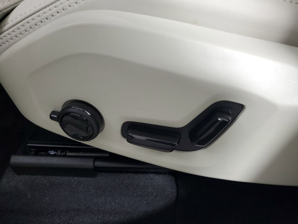 2026 Volvo XC60 Ultra - Photo 21