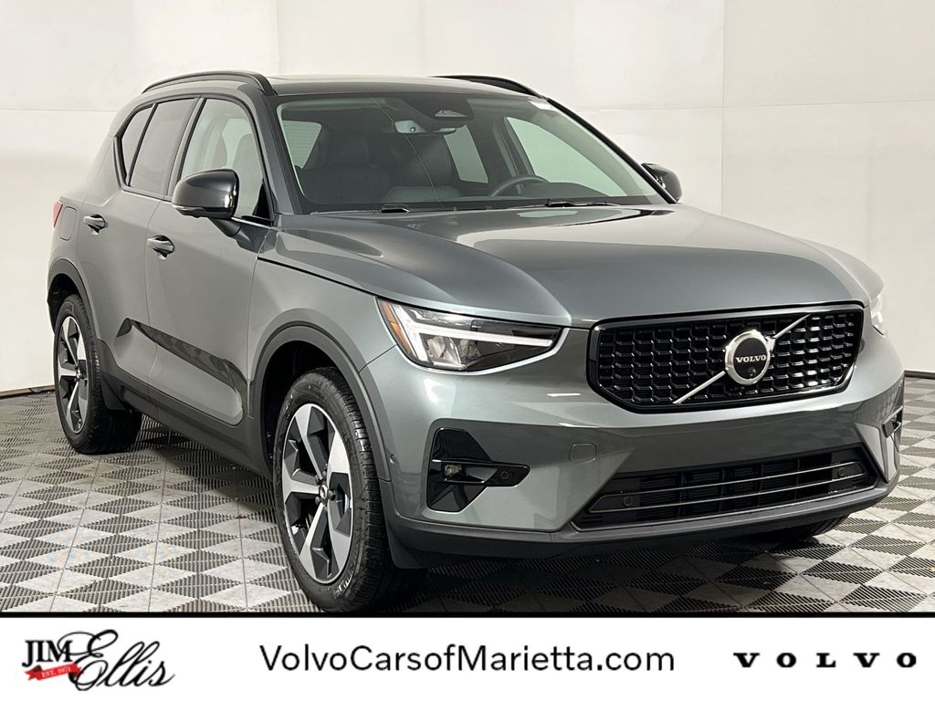 2026 Volvo XC40 Plus's photo