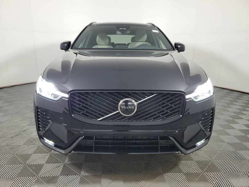 New 2026 Volvo XC60 B5 Core SUV