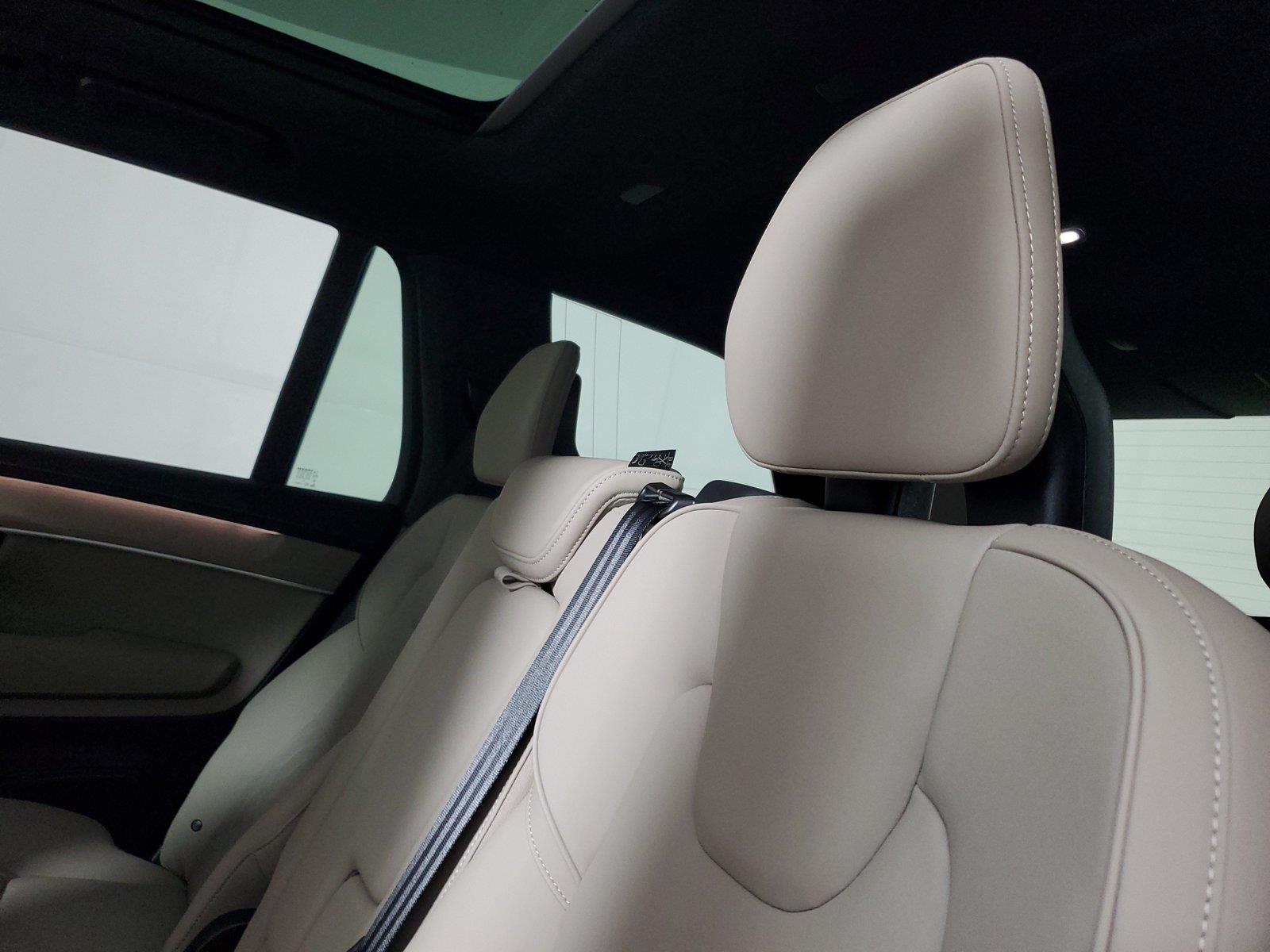 2026 Volvo XC90 Plus - Photo 13