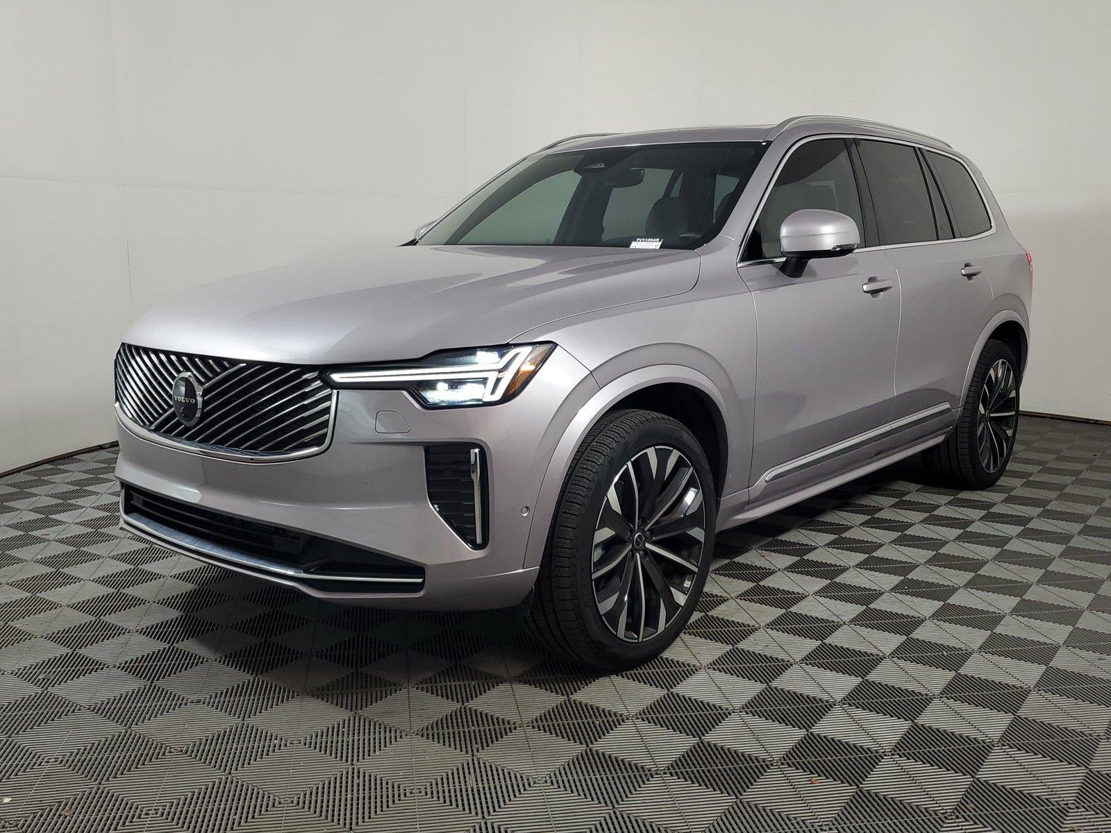 2026 Volvo XC90 Plus - Photo 3