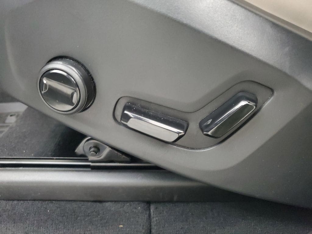 2025 Volvo XC90 Core - Photo 23