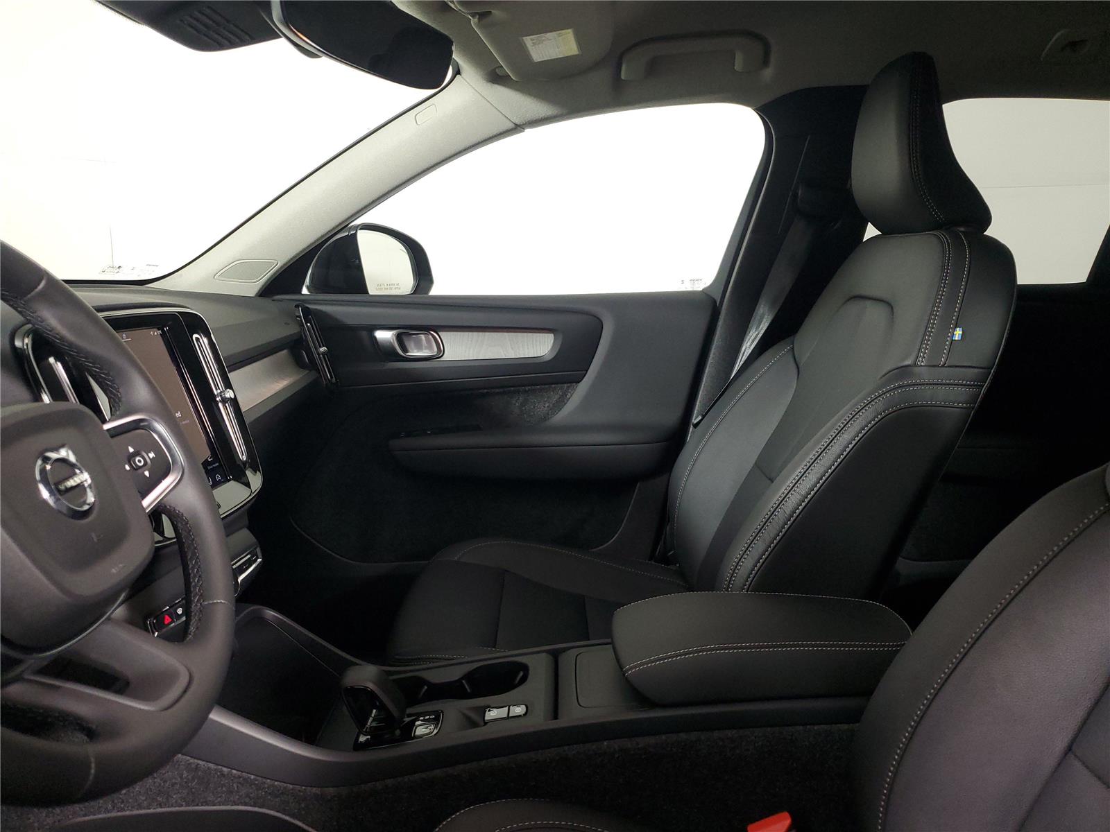 2026 Volvo XC40 Core - Photo 22