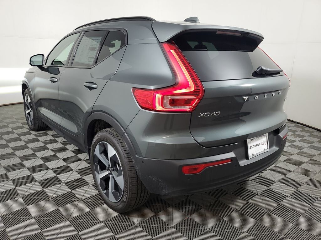 New 2026 Volvo XC40 B5 Plus SUV