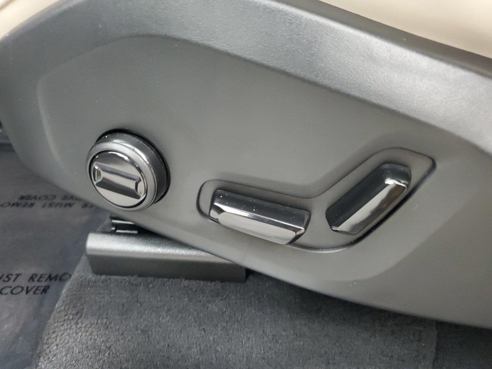2026 Volvo XC90 Plus - Photo 21