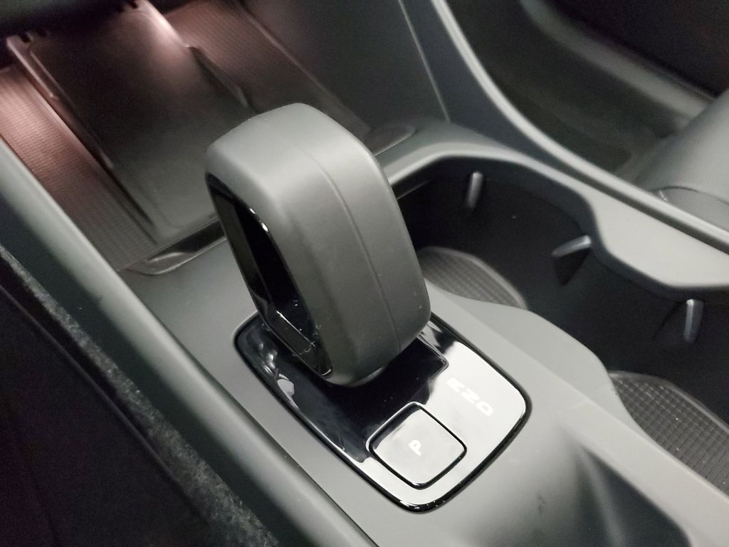 2026 Volvo XC40 Core - Photo 34