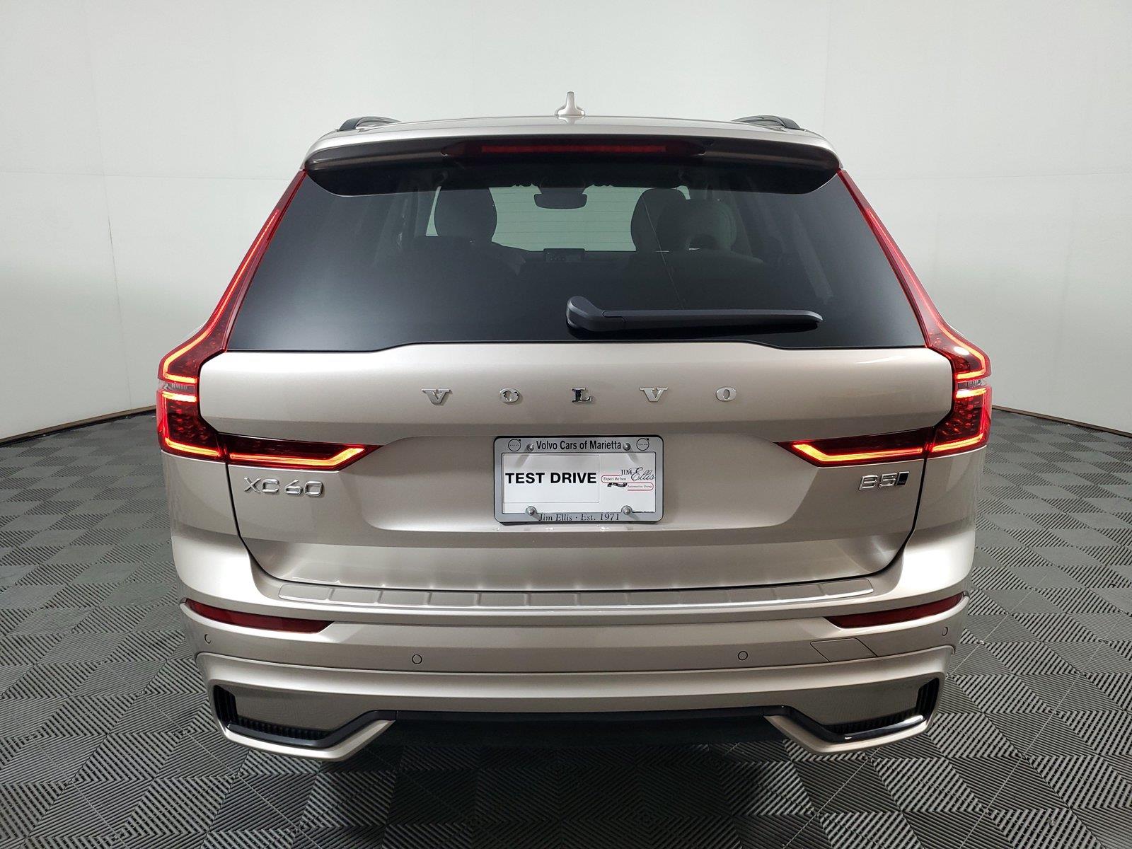 2026 Volvo XC60 Ultra - Photo 5