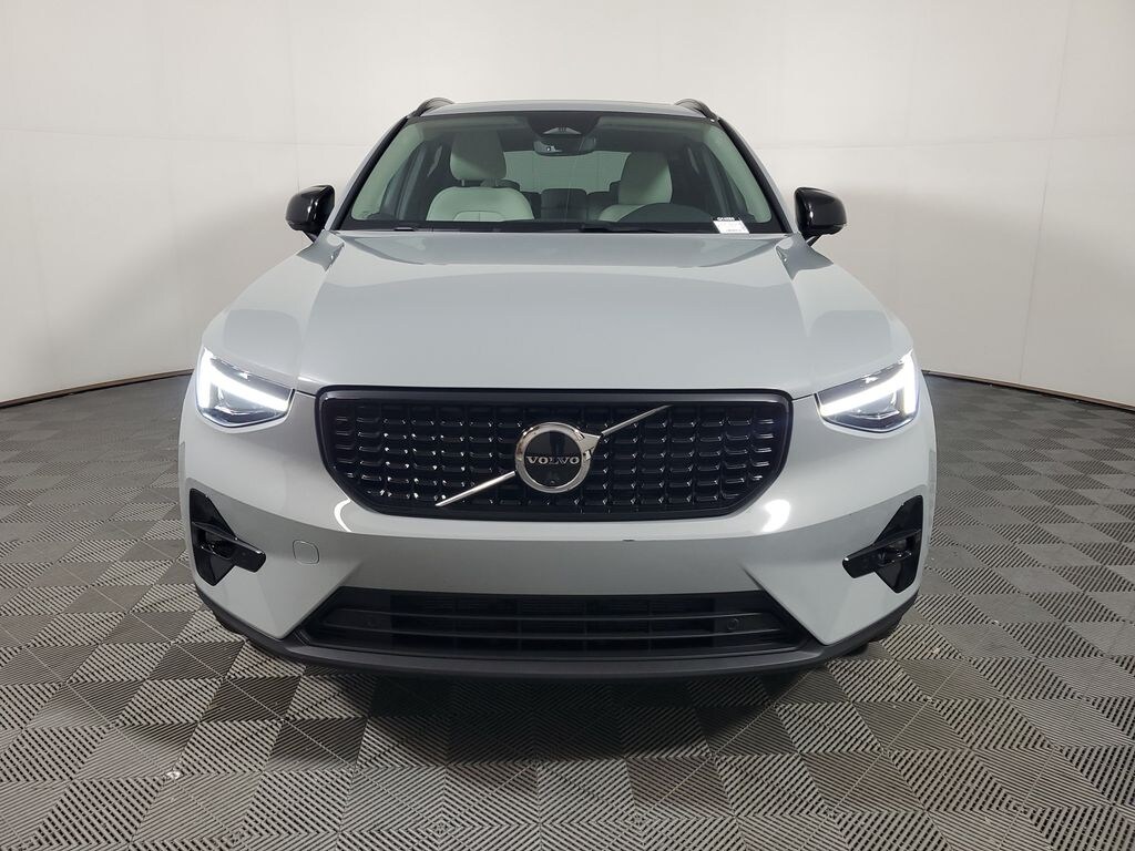 Certified 2026 Volvo XC40 B5 Plus SUV