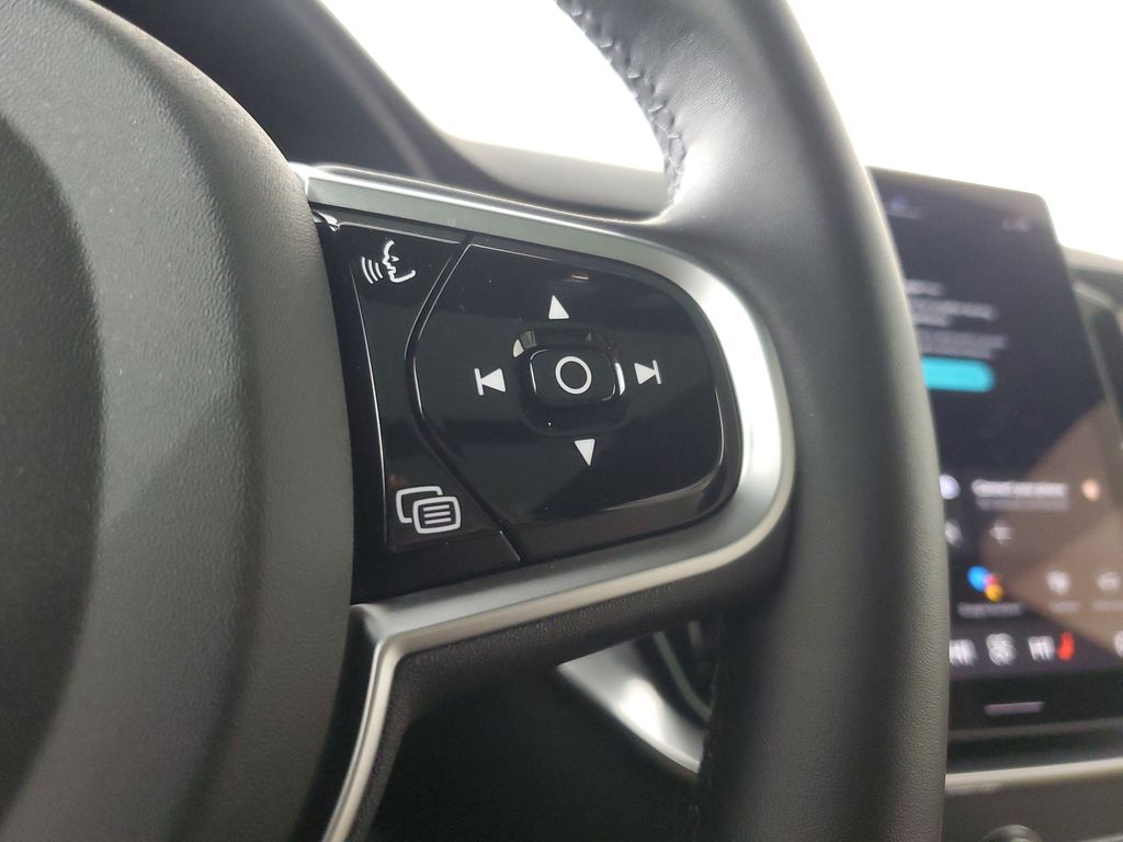 2025 Volvo XC90 Core - Photo 28