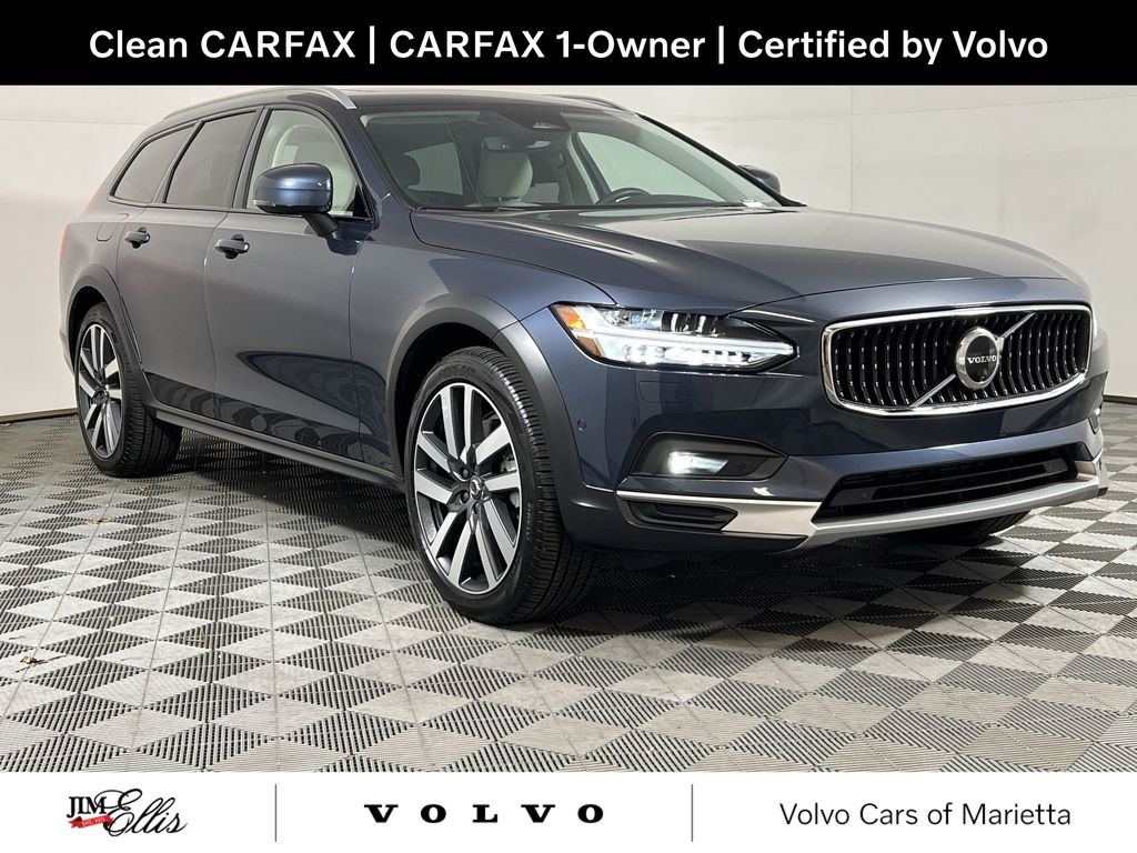 2025 Volvo V90 Cross Country Ultra's photo