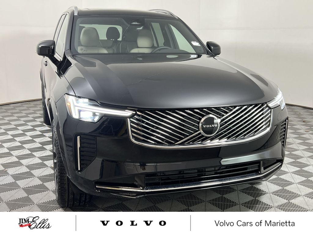 2026 Volvo XC90 B5 Core photo 3