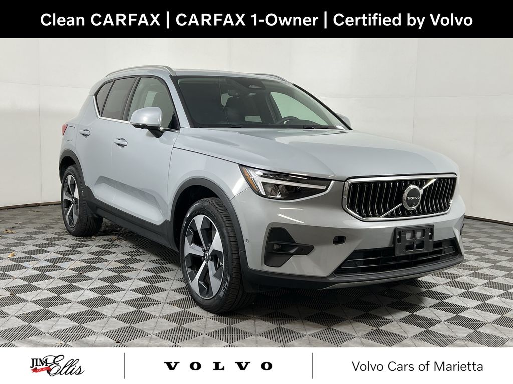 2025 Volvo XC40 Plus's photo