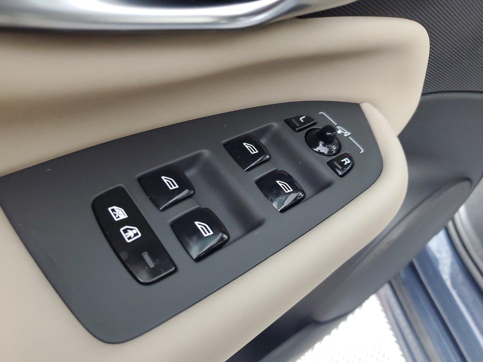 2026 Volvo XC90 Plus - Photo 20