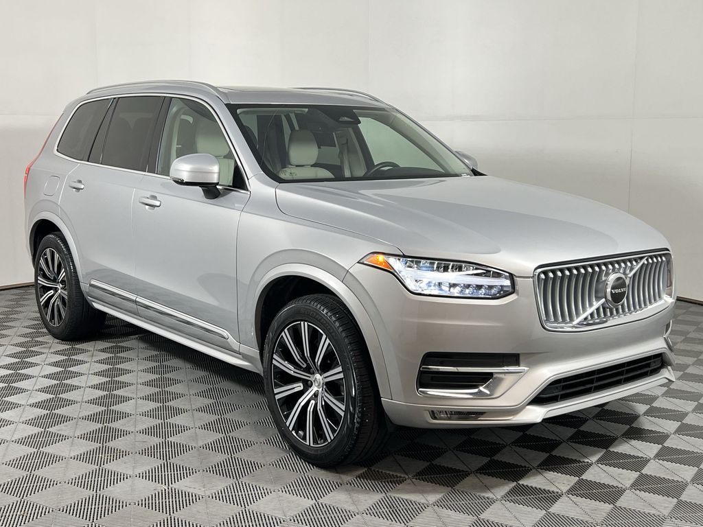 2024 Volvo XC90 B5 Core photo 2