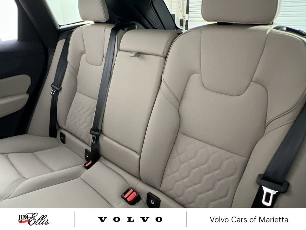 2026 Volvo XC60 Plus - Photo 20