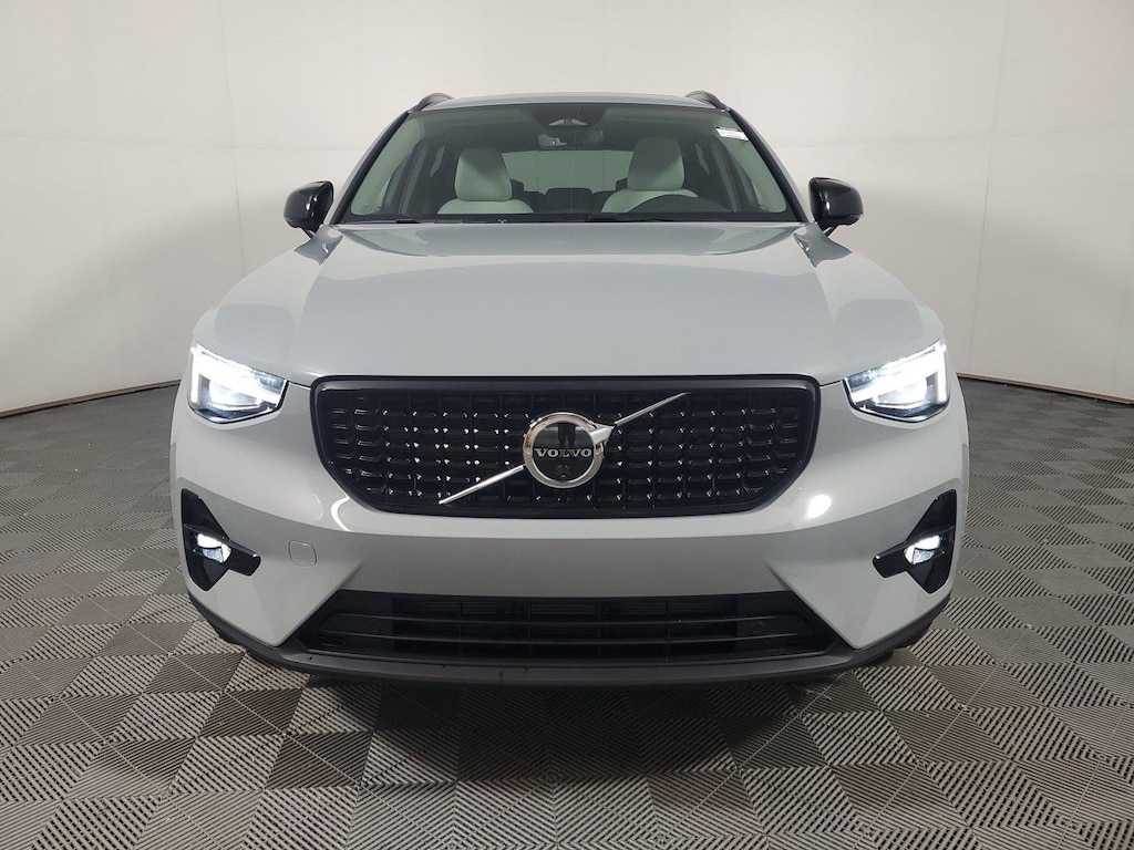 New 2026 Volvo XC40 B5 Plus SUV