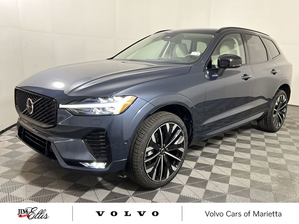 2026 Volvo XC60 B5 photo 3