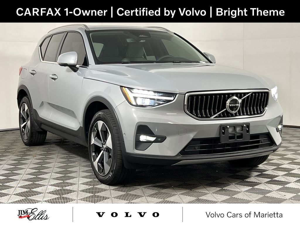 2024 Volvo XC40 B5 Plus Bright SUV