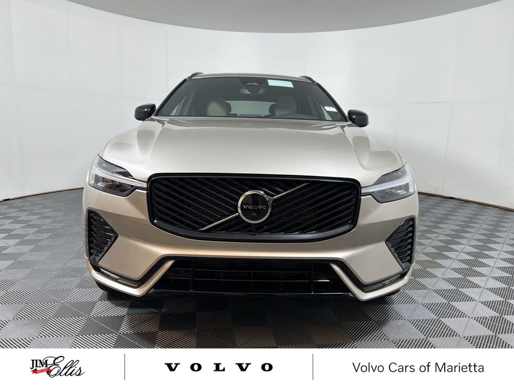 2026 Volvo XC60 B5 Plus photo 2