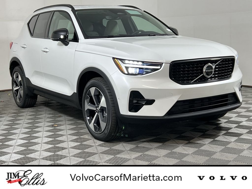 2026 Volvo XC40 Plus's photo