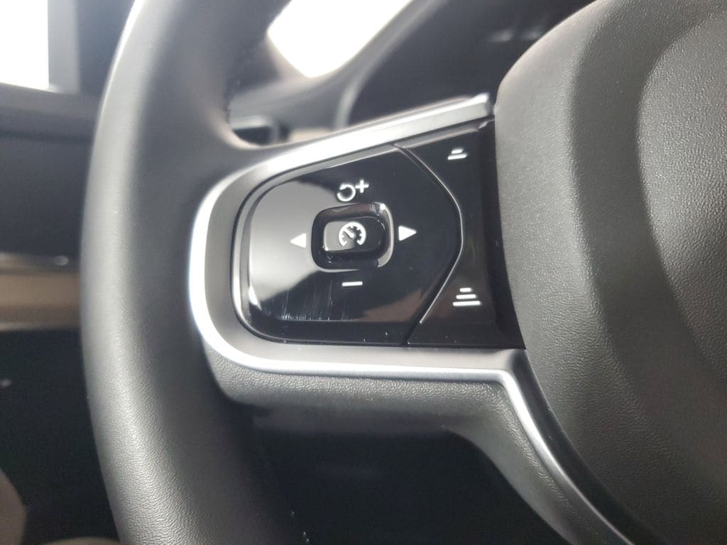 2025 Volvo XC90 Core - Photo 27