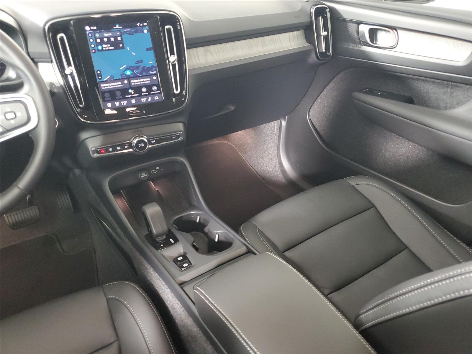 2026 Volvo XC40 Core - Photo 17