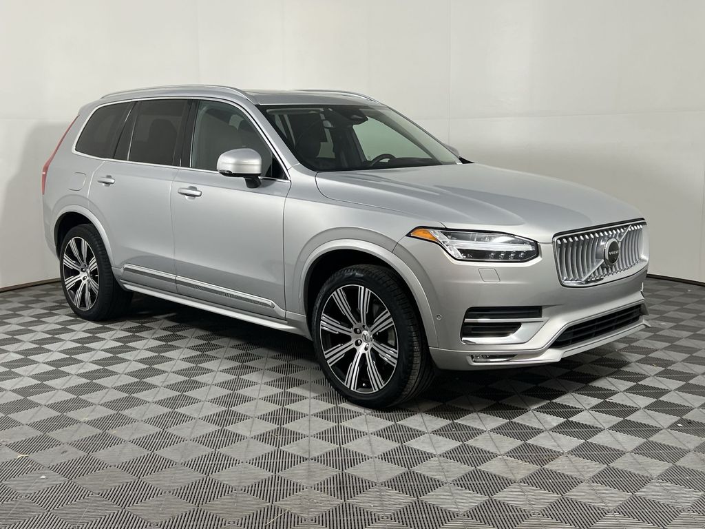 2023 Volvo XC90 AWD Ultimate photo 2