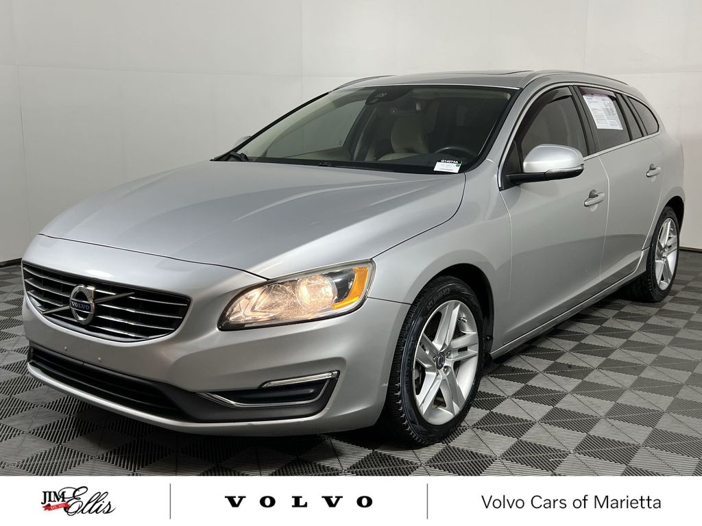 2015 Volvo V60 T5 Drive-E Platinum photo 4