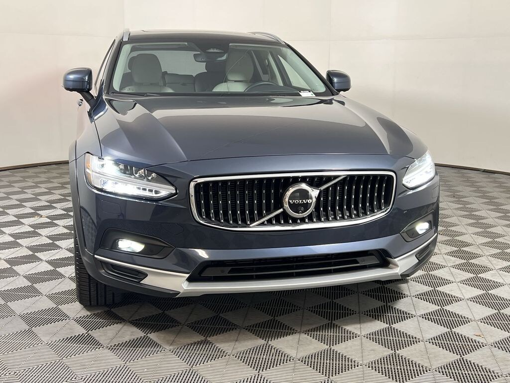Certified 2025 Volvo V90 Cross Country B6 Ultra Wagon