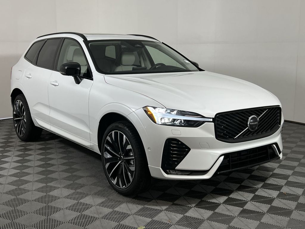 2026 Volvo XC60 B5 photo 2