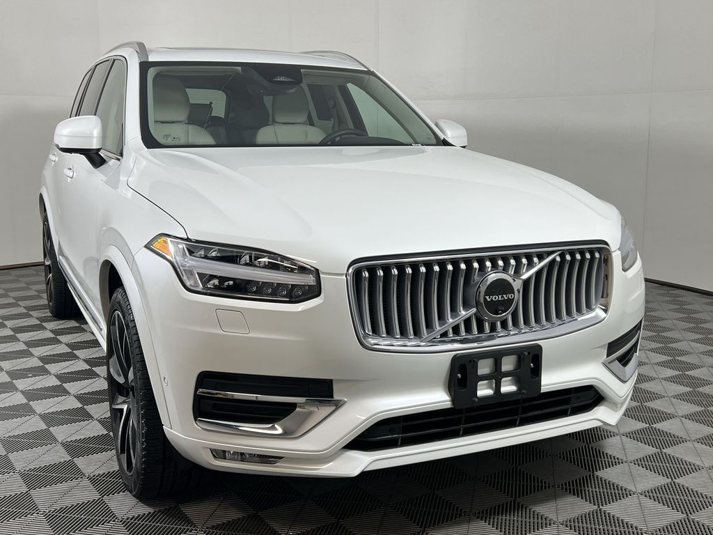 2024 Volvo XC90 Plus photo 3