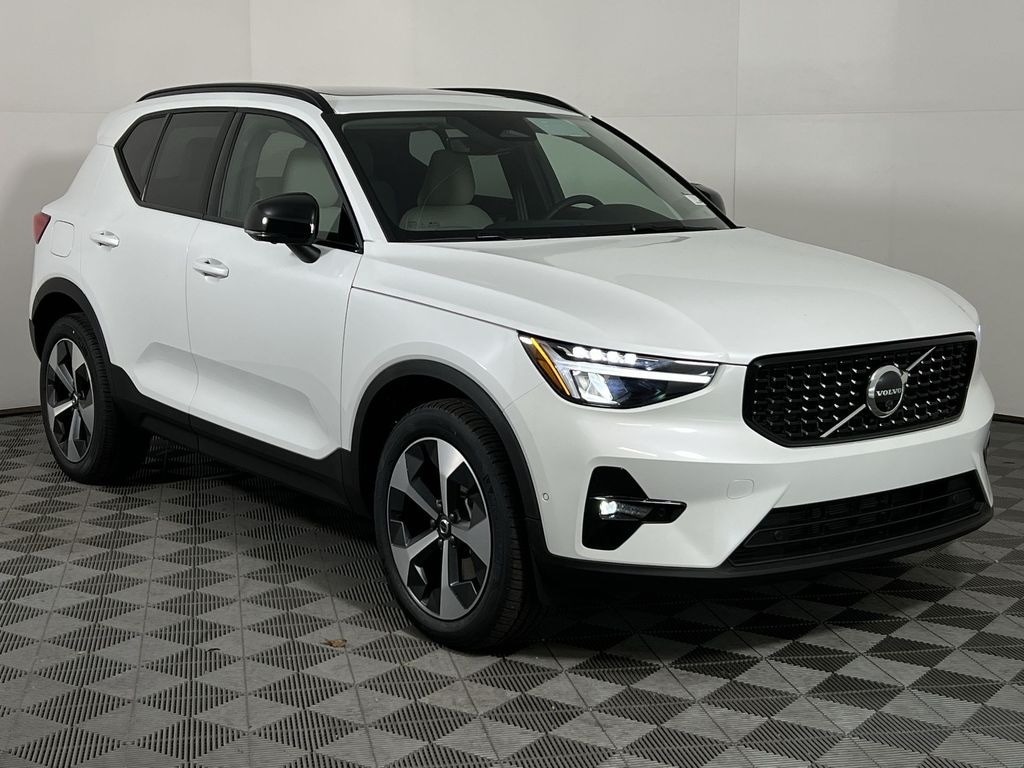 New 2026 Volvo XC40 B5 Plus SUV
