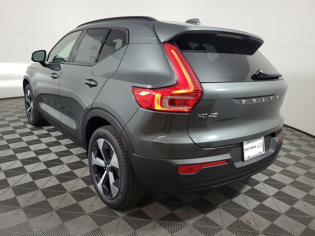 New 2026 Volvo XC40 B4 Plus SUV
