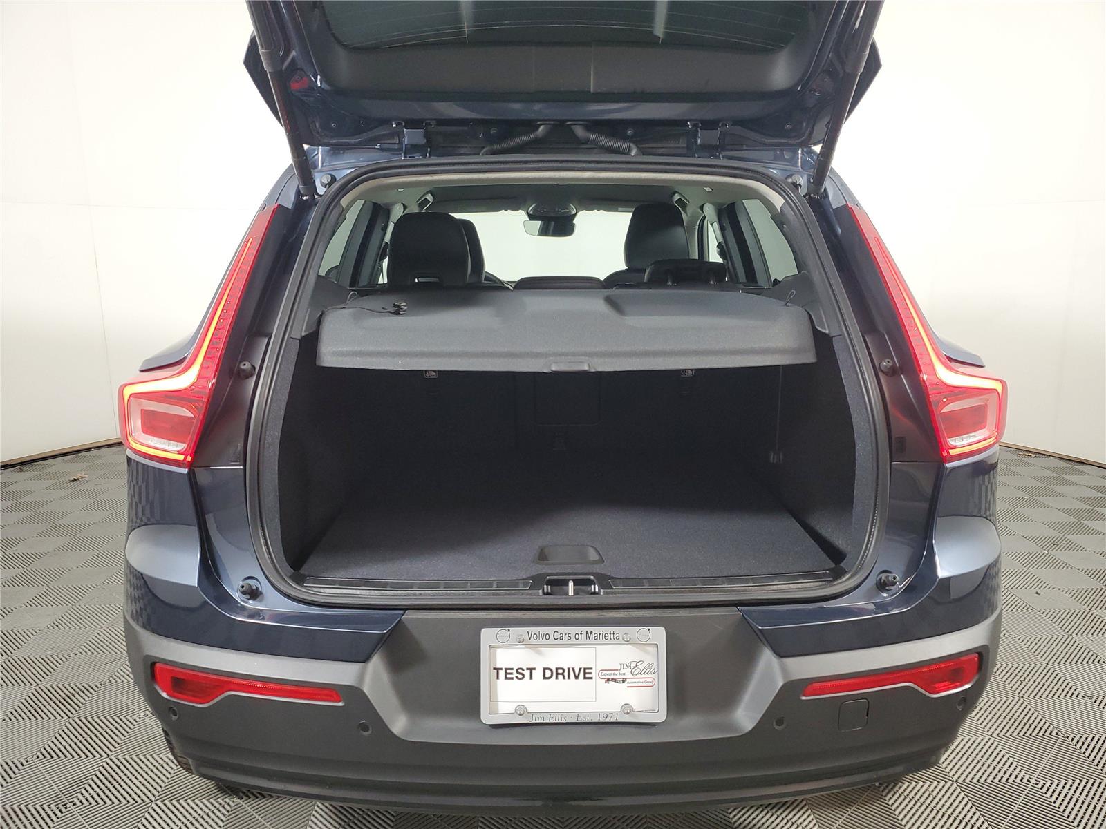 2026 Volvo XC40 Core - Photo 9
